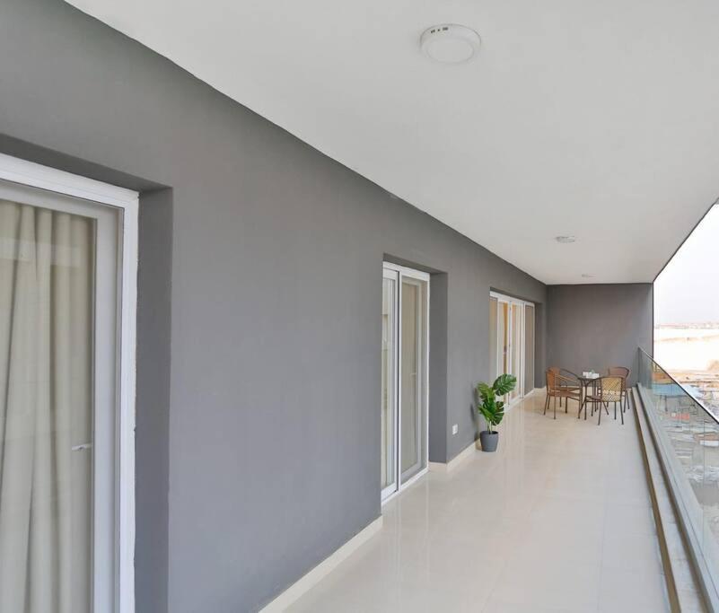 Parkside Boutique 3 Bbr Serviced Apartment - Ocean Blue - Near Airport カイロ エクステリア 写真